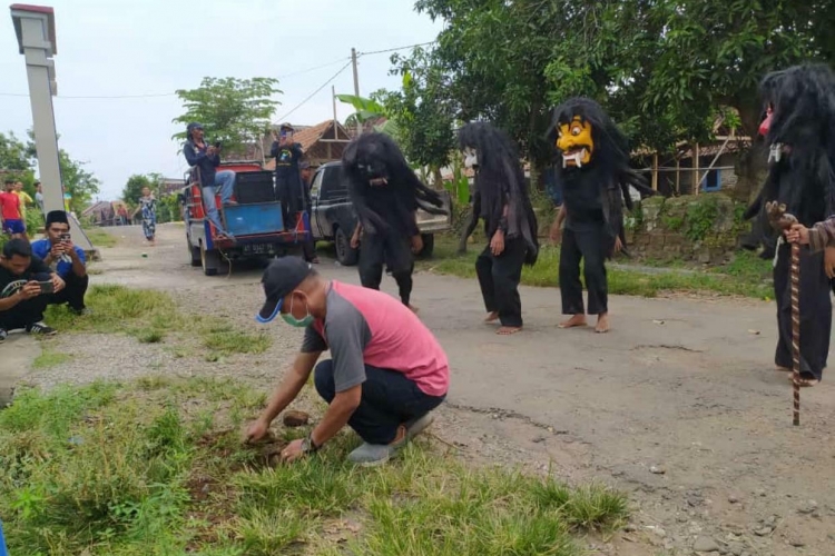 Antisipasi Corona Pemdes Kebonagung Gelar Kirab Dongkrek