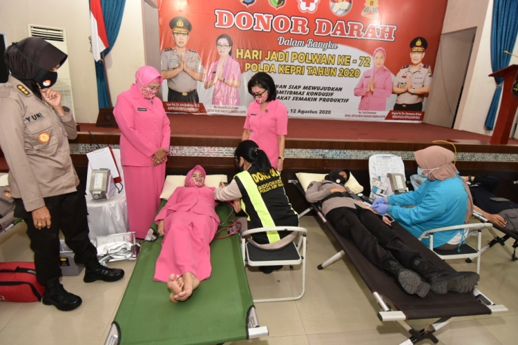 Hari Jadi Polwan ke-72 Polda Kepri Gelar Donor Darah