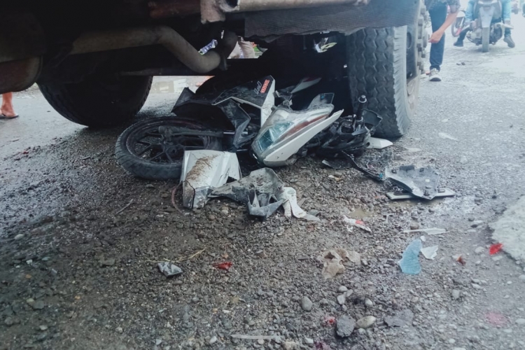 Truk VS Vario di Jalan Titi Pahlawan Pengendara Tewas di Tempat