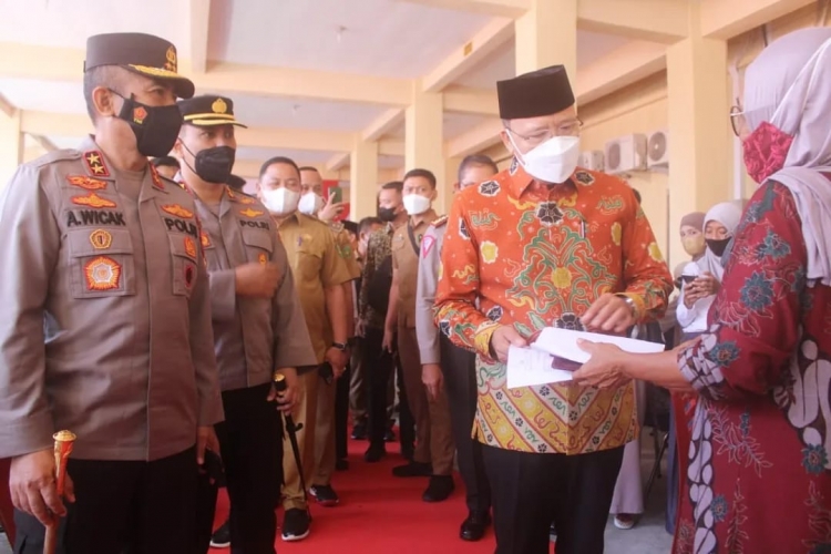 Gubernur Rohidin Minta Bupati dan Walikota segera Laksanakan Vaksinasi Massal