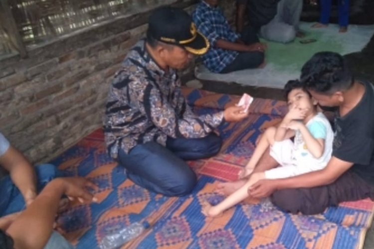 Tepis Berita Miring Camat Pagar Merbau Kunjungi Anak Difabel