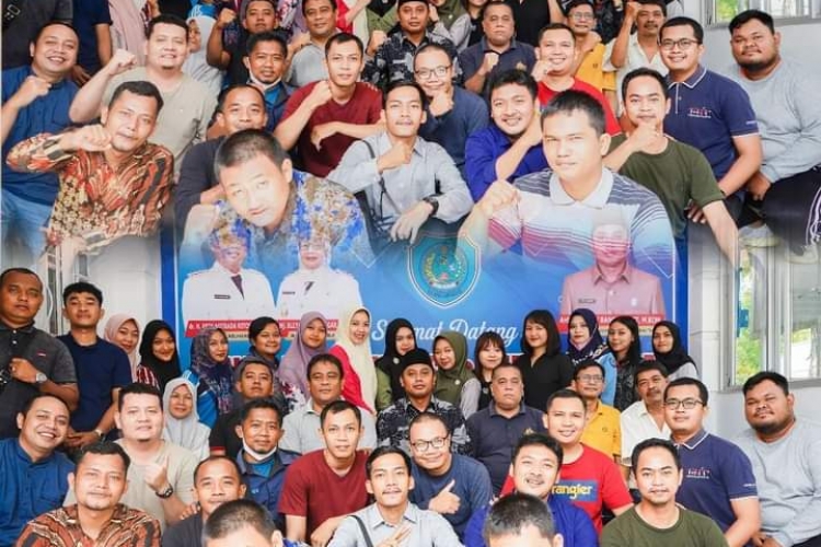 Diskominfo Labuhanbatu Serahkan Hadiah Bagi Pemenang FunQuiz