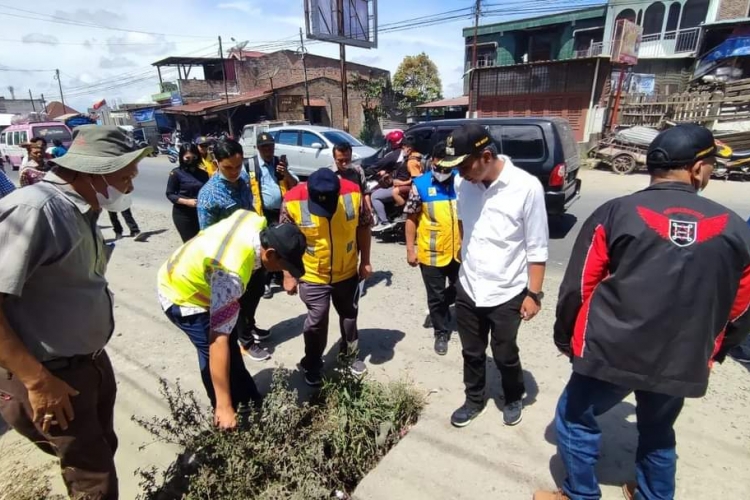 Wabup dan BBPJN Tinjau Lanjutan Pelebaran Jalan Kabanjahe-Berastagi