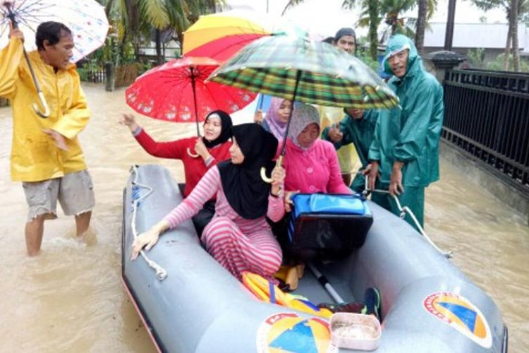 Beberapa wilayah di Kota Bengkulu terendam air bahkan beberapa wilayah terjadi banjir.
