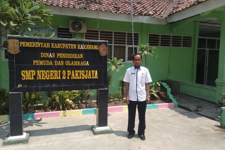 Kepala Sekolah SMPN 2 Pakisjaya