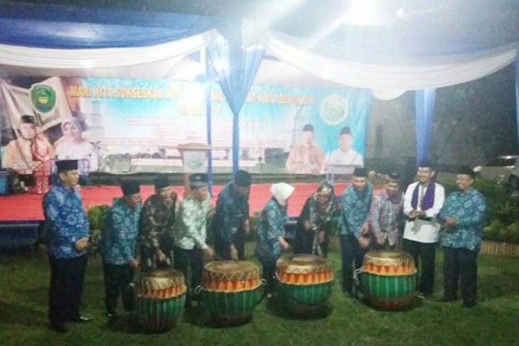 Wakil Walikota Bengkulu Patriana Sosialinda resmi membuka Musabaqoh Tilawatil Quran (MTQ) ke XXXIII di Masjid Akbar At – Taqwa