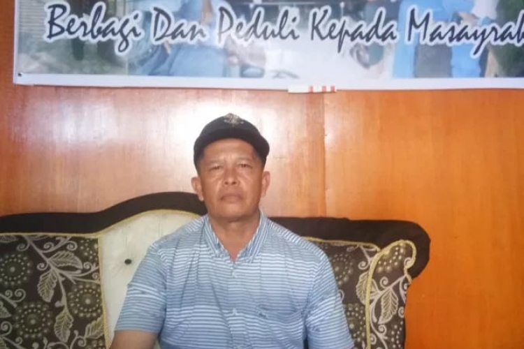 Kepala Desa Sibiruang Rekwenedi