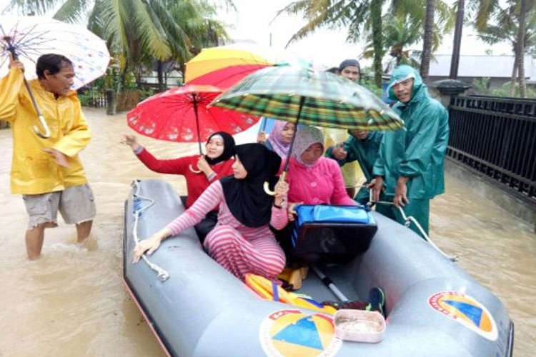 Musibah banjir yang dialami beberapa warga Kota Bengkulu