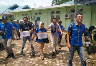 Tampak Pengurus PWI Kabupaten Kaur Menggelar Baksos