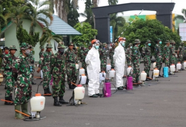 Damkar Bersinergi dengan Korem 041 Lakukan Pencegahan Covid-19