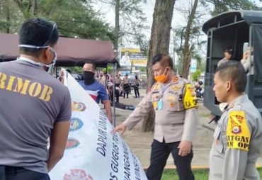 Bantu Penuhi Kebutuhan Pangan Masyarakat TNI-Polri dan BNPB Dirikan Dapur Umum
