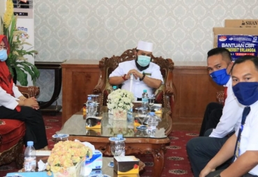 PT Penerbit Erlangga Beri Bantuan Untuk Warga Melalui Walikota Bengkulu