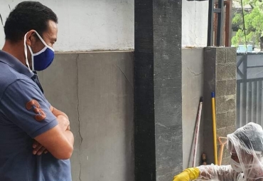 Antisipasi Corona Heber Heser Bagikan Ribuan Masker 