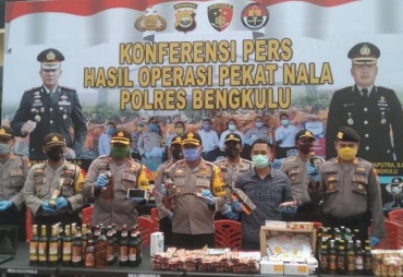 Ops Pekat 1 Polres Bengkulu Amankan Ribuan Liter Miras dan Obat-obatan