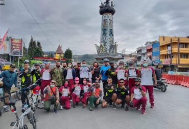 Jaga Sinergitas dan Soliditas TNI–Polri Karo Gowes Sepeda Bareng