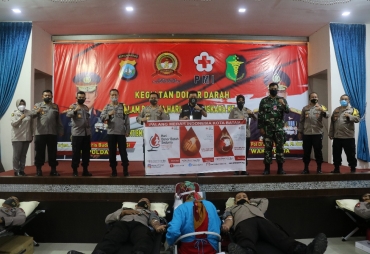 Hari Bhayangkara 205 Personil Polri dan TNI Antusias Ikuti Donor Darah