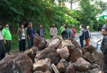 Jalan Air Terjun Sipiso-piso Ditutup OTK Kadis Pariwisata Akan Lapor Polisi