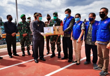 Ketua GTPP Covid-19 Karo Terima Bantuan APD dari PGTI
