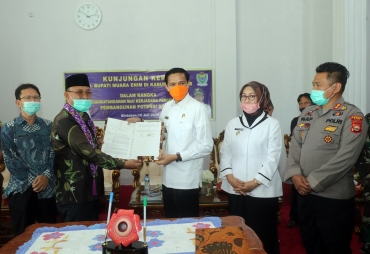 Pengembangan Potensi Daerah Kaur dan Muara Enim Jalin MoU