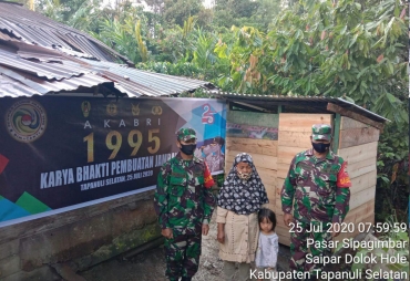 Peduli Kesehatan Warga Binaan Kodim 0212/Tapsel Serahkan Jamban Sehat