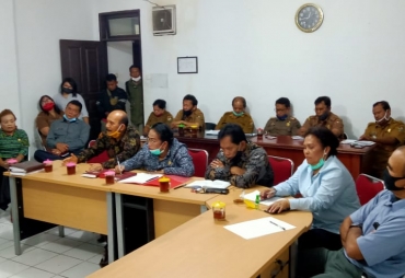 Sampaikan Aspirasi di DPRD Karo Warga Jandi Meriah Minta Kades Dicopot