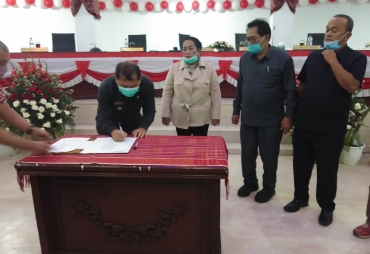 Delapan Fraksi Di DPRD Karo Sahkan LKPJ