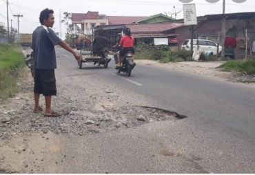 Jalur Alternatif Jalan Udara Ujung Menuju Desa Gurusinga Minim Perawatan