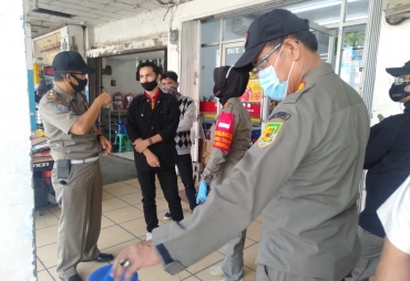 Sosialisasi Pergub Wajib Pakai Masker Tim Gabungan Sasar Pedagang dan Pelaku Usaha