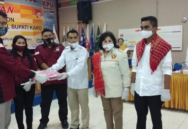 Cory-Theo Paslon Ketiga yang Daftar ke KPU Karo