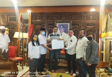 Partai Indonesia Damai Serahkan Surat Dukungan Kepada Paslon Soerya-Iman