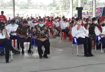 Bupati Karo dan Ketua DPD RI Adakan Pengobatan Gratis