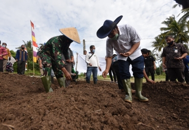 Hadiri Acara Ketahanan Pangan di Joring Natobang Wawali Himbau Patuhi Prokes Covid-19