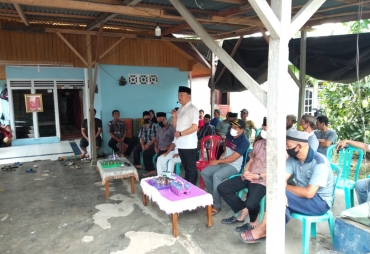 Rohidin Melayat ke Rumah Kades Pasar Ketahun