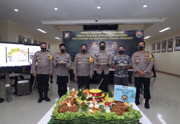 HUT Humas Polri ke-69 Polda Kepri Gelar Syukuran