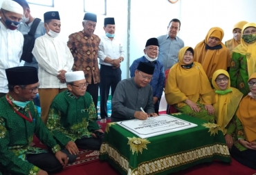 Rohidin Resmikan Masjid Siti Walidah Rejang Lebong