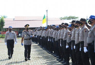 Pimpin Upacara Pembukaan Pendidikan 450 Bintara Polri