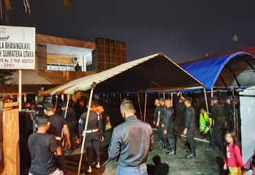 Polda Sumut Turun Bantu Penanggulangan Banjir