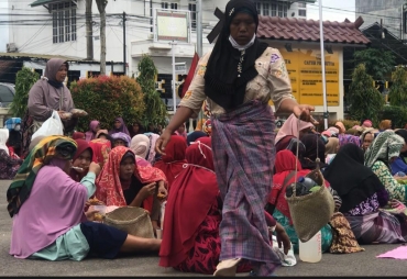 Tuntut Galian C Ditutup Ratusan Warga Paluta Demo Mapolres Tapsel