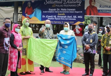 Kemendagri Dukung Pengembangan Batik Marlin di Pulau Ngenang