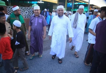 Rangkul Ustadz Muda Bupati Labuhanbatu Ajak Makmurkan Masjid dan Beri Tauladan