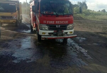 Musim Kemarau Melanda BPBD Dairi Lakukan Penyiraman Badan Jalan
