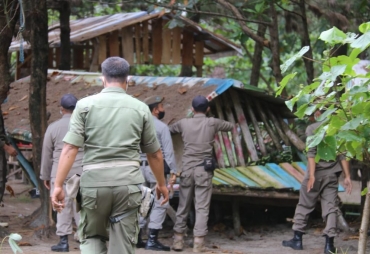 15 Warem di Kawasan Pantai Panjang Dirobohkan