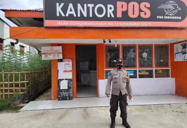 Polres Pakpak Bharat Kawal Pembagian BST di Sukarame