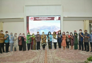 Ketua Dekranasda Dairi Hadiri Harla Ke-41 dan Rakernas 2021