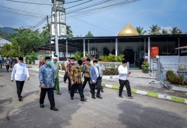 Walikota Padangsidimpuan Letakan Batu Pertama Pembangunan Masjid IAIN