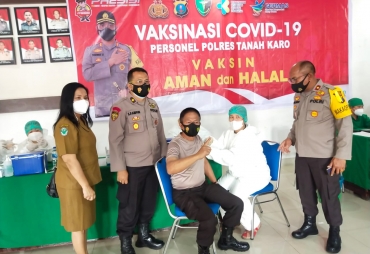 407 Personil Polres Tanah Karo Terima Vaksin