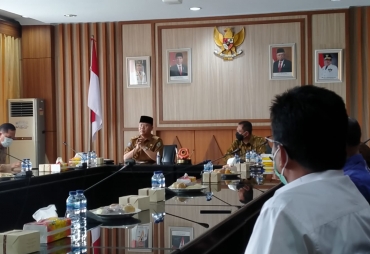 Antisipasi Antrian Gubernur Rohidin Minta Pertamina Cukupi Ketersedian BBM