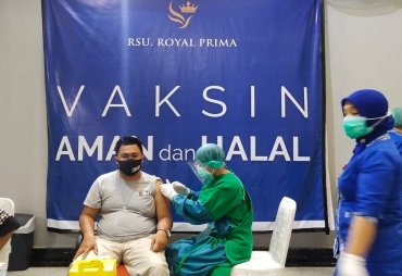 Wartawan Unit Pemko Medan Divaksin