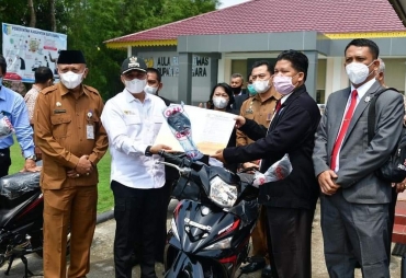 Bupati Batu Bara Berikan 11 Unit Sepeda Motor Ke Organisasi Keagamaan Kristen