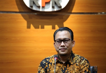 Ditetapkan Tersangka Walikota Tanjung Balai Tiba di KPK